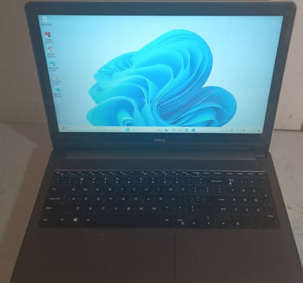 Ordinateur portable Dell Inspiron 5559